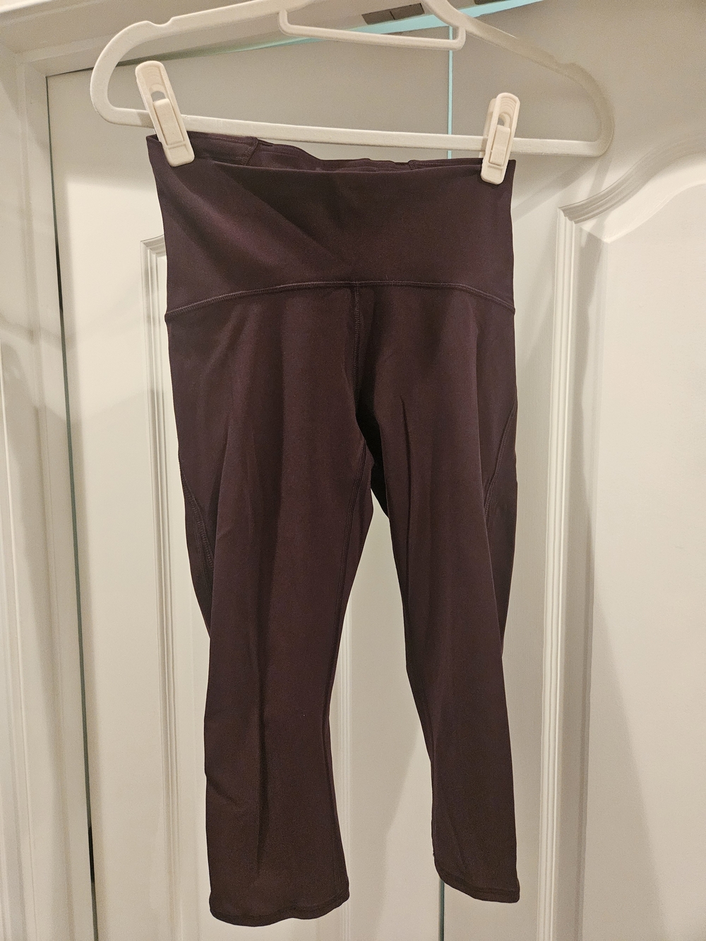 lululemon athletica High-Rise Capri Leggings in Plum